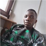 Französische Tutor,der Kinder aller Altersgruppen unterrichtet *.